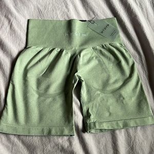 NVGTN Seamless Contour Shorts in green